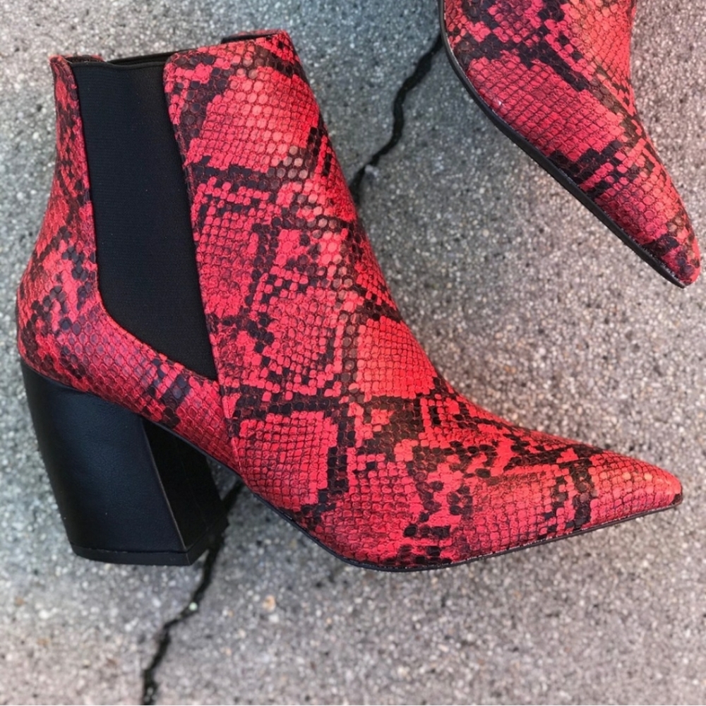 FAUX SNAKESKIN BOOTIES - Picture 2 of 7